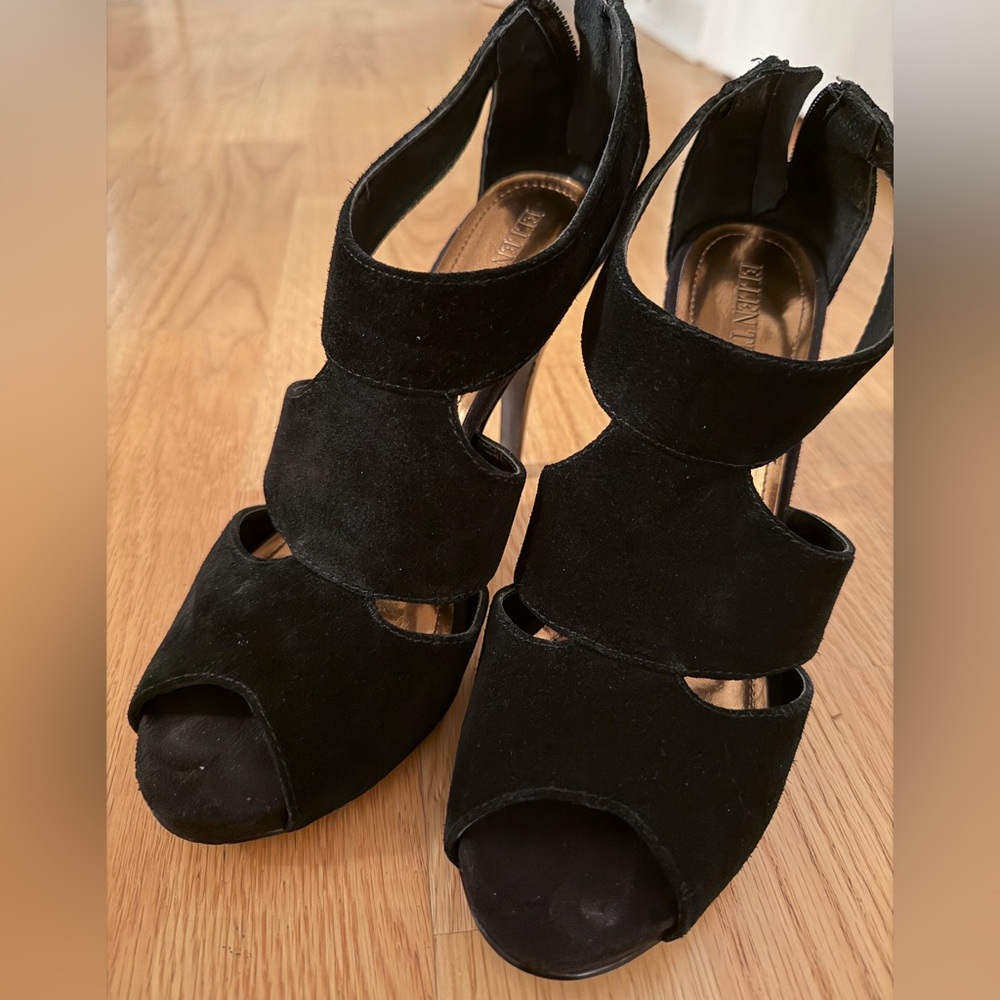 Ellen Tracy Black Cutout Heels